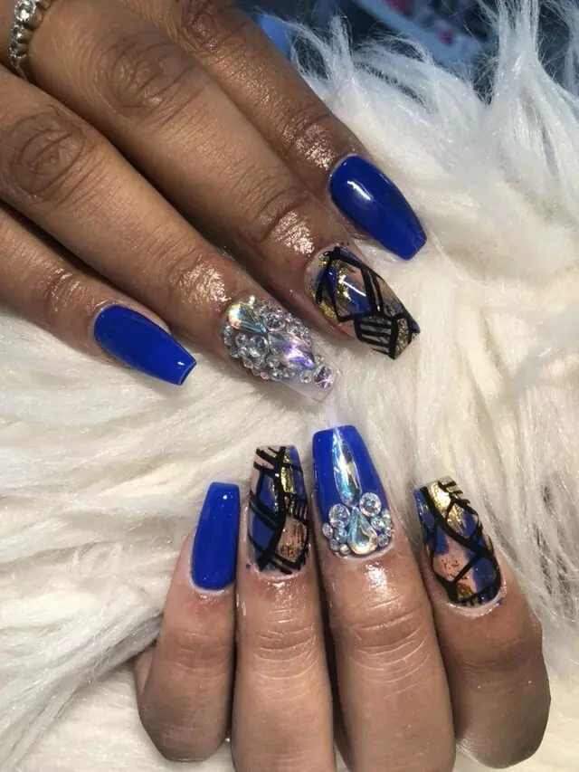 Alma’s Nail Bar