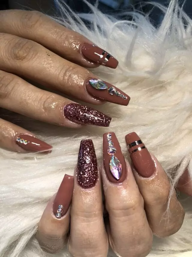 Alma’s Nail Bar