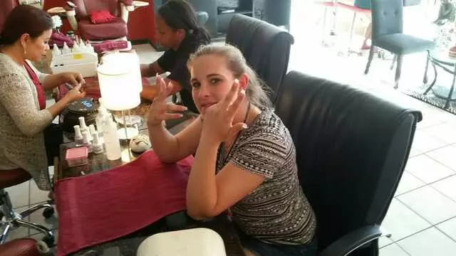 A List Nail Bar