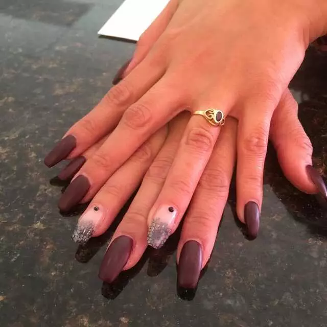 A List Nail Bar