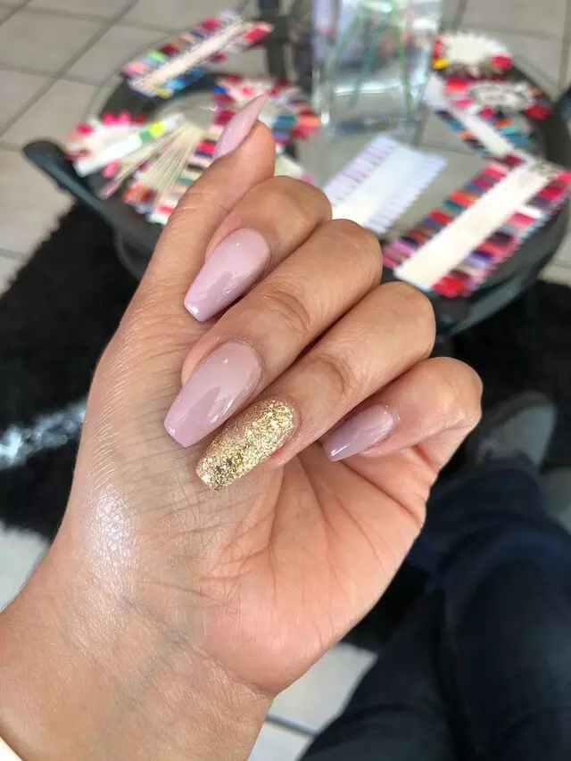 A List Nail Bar