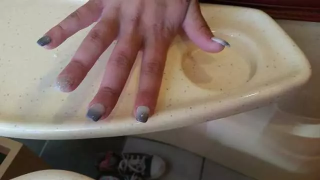 A List Nail Bar