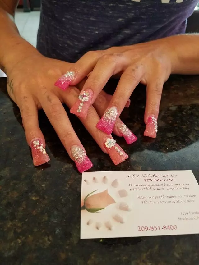 A List Nail Bar