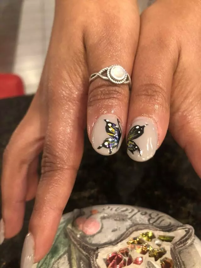 A List Nail Bar