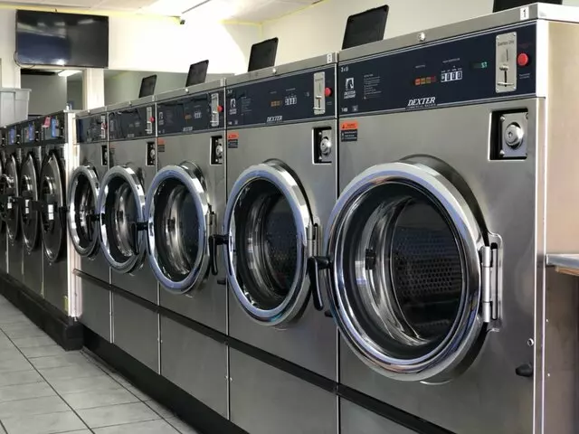 Sophia’s Laundromat Wash & Fold Service