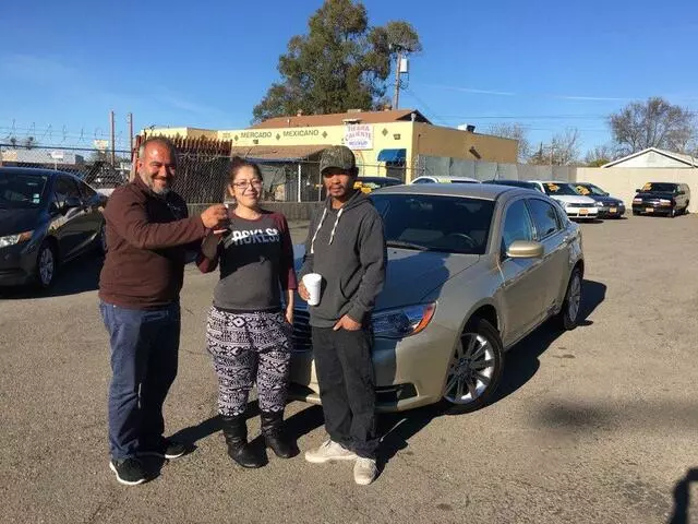 Albertos Auto Center