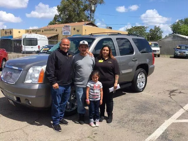 Albertos Auto Center