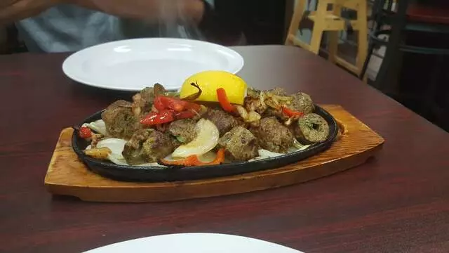 8th St Market & Eatery