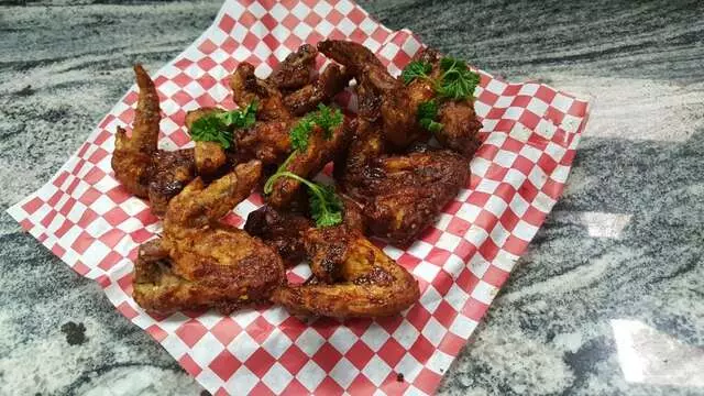8th St Market & Eatery