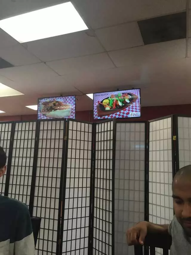 8th St Market & Eatery