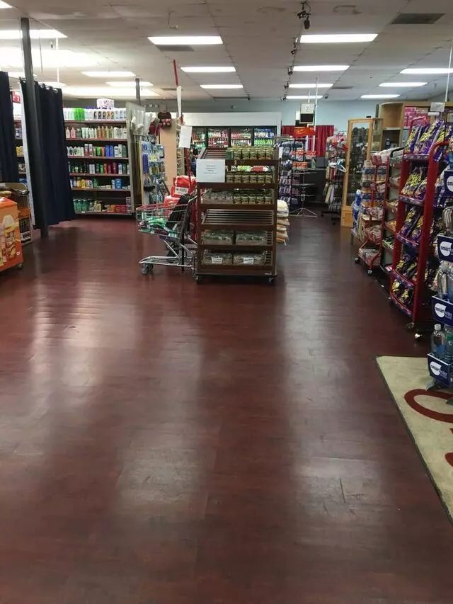 8th St Market & Eatery