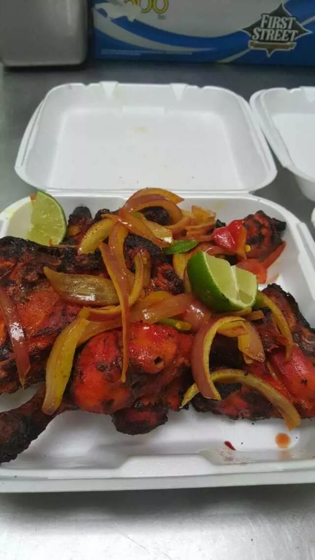 8th St Market & Eatery