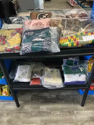 Dumbuya’s Mercado