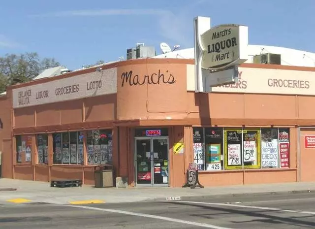 March&apos;s Liquor Mart