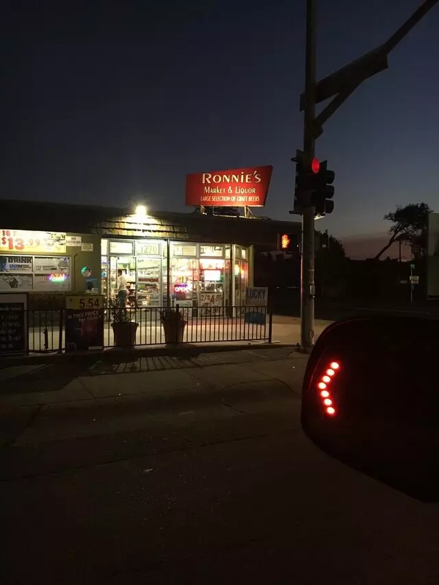 Ronnie&apos;s Market & Liquor