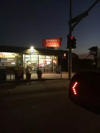 Ronnie's Market & Liquor