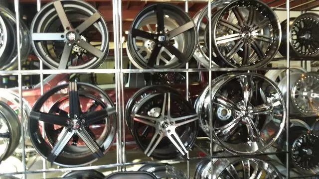 209 Customs Tires and Wheels