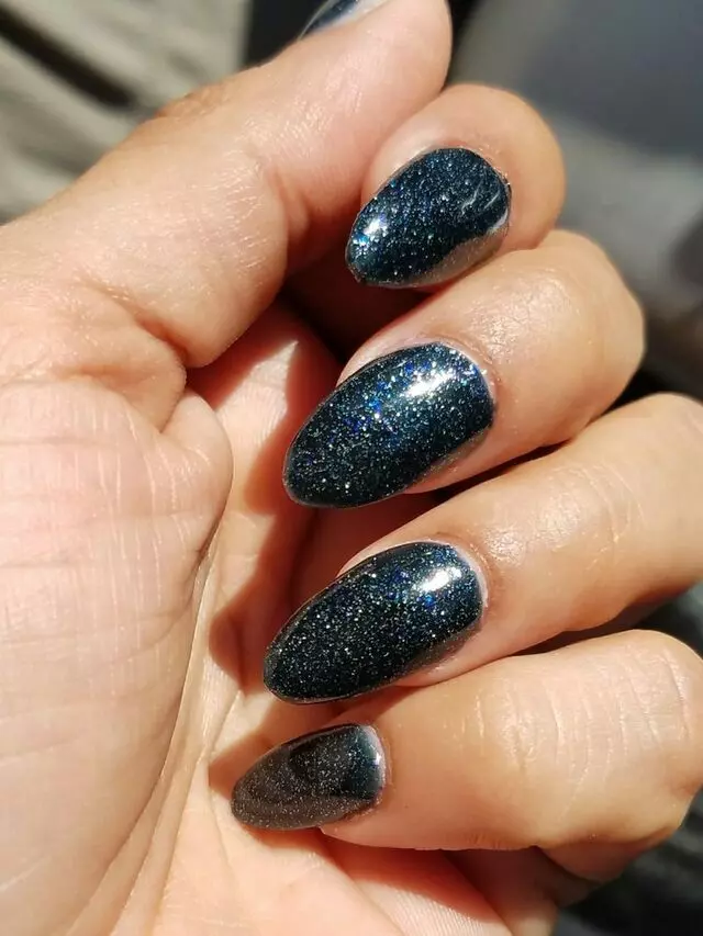 Rose Nails
