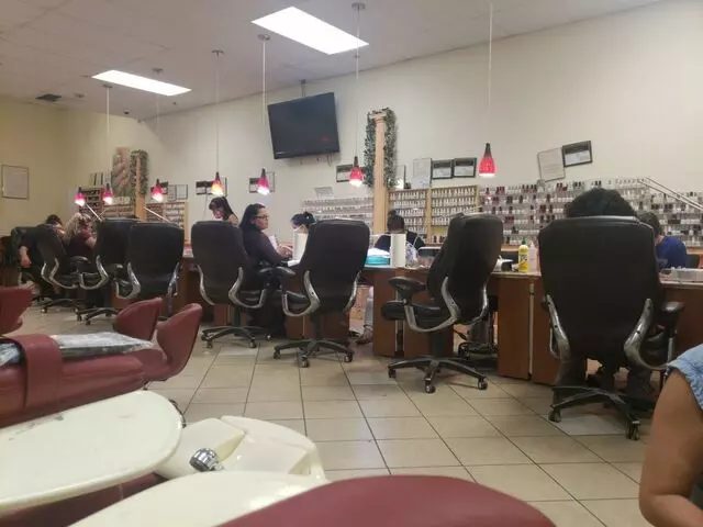 Allure Nails & Spa Il