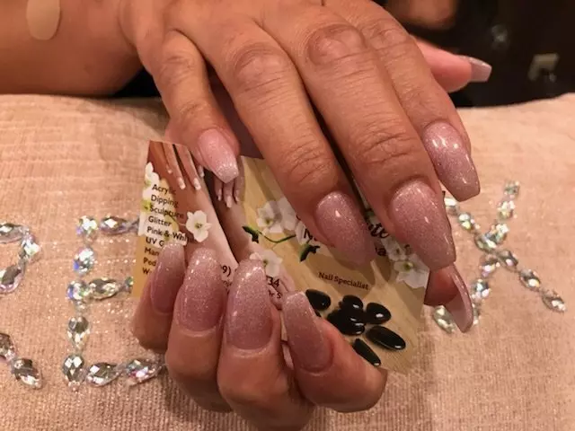 Absolute Nails