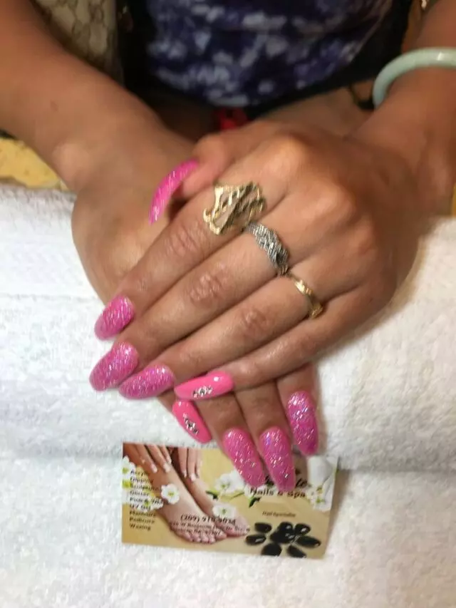 Absolute Nails